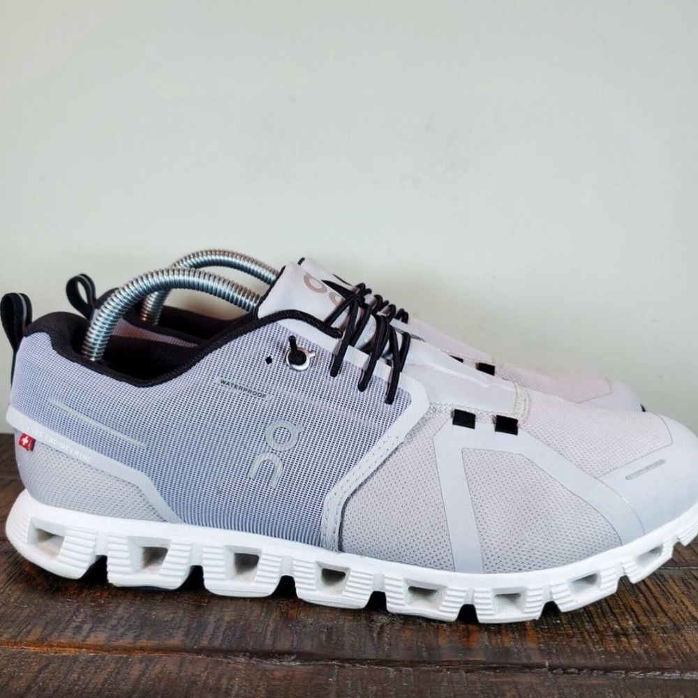 ON running shoes waterproof